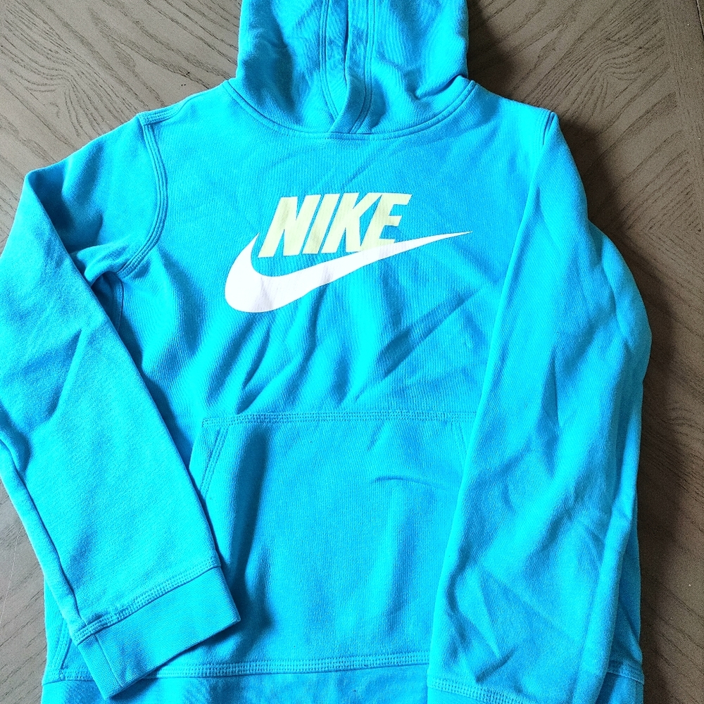 Boys LG Nike hoodie. Perfect condition. Never been worn